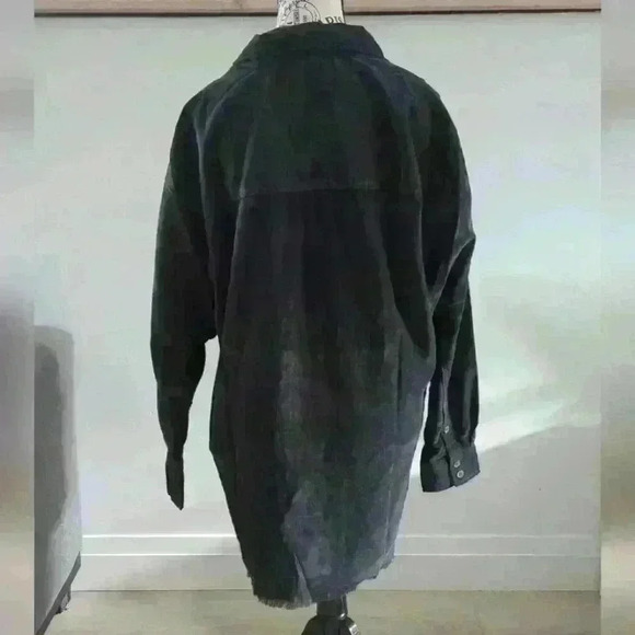 Aerie | Offline Women's Black/Gray Shadow  Oversized Henley Corduroy Shi… - Picture 4 of 5